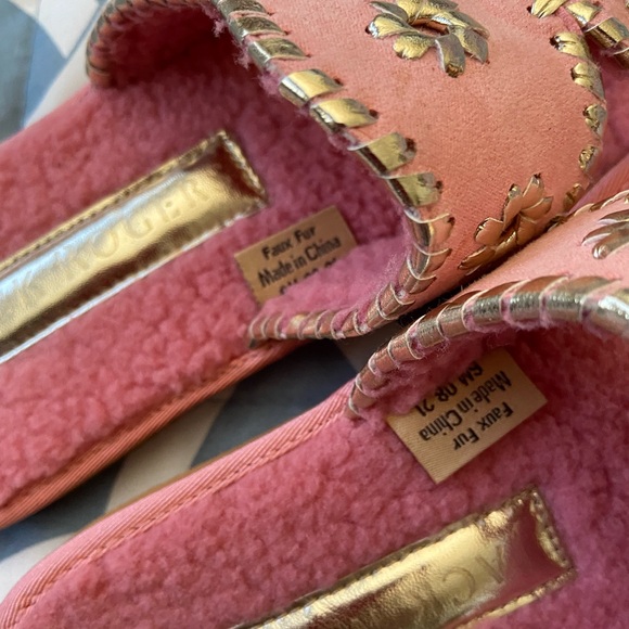 Jack Rogers bedroom slippers. - Picture 3 of 5